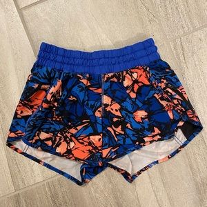lululemon tracker shorts